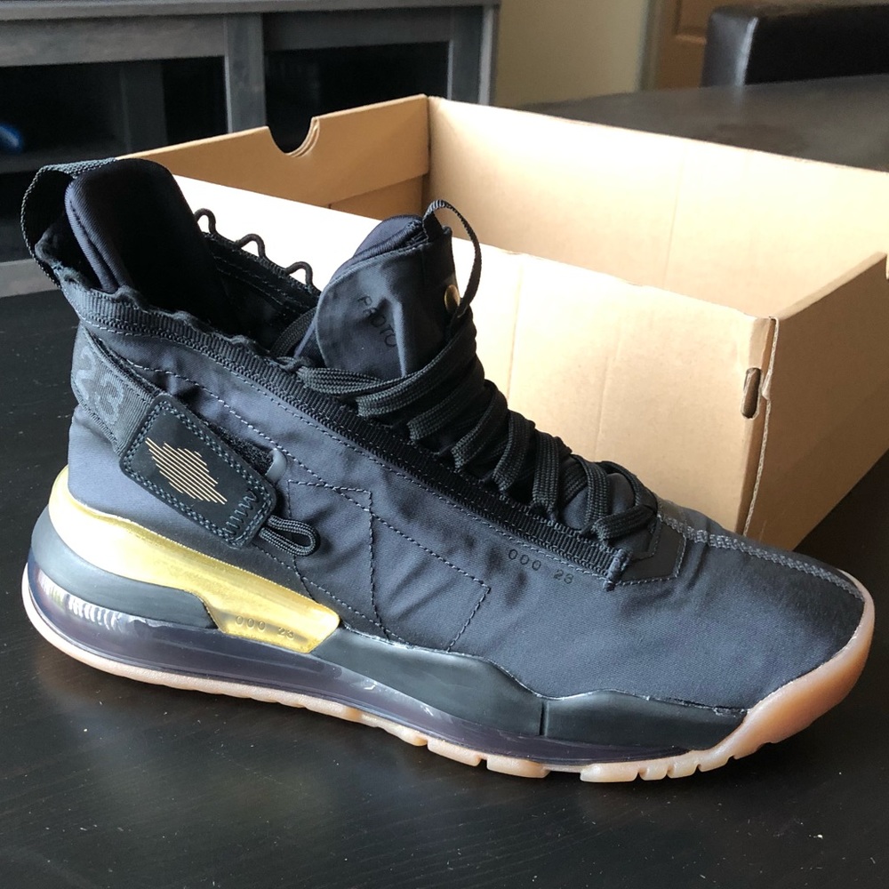 NEW Men’s Jordan Proto-Max 720 (10.5)